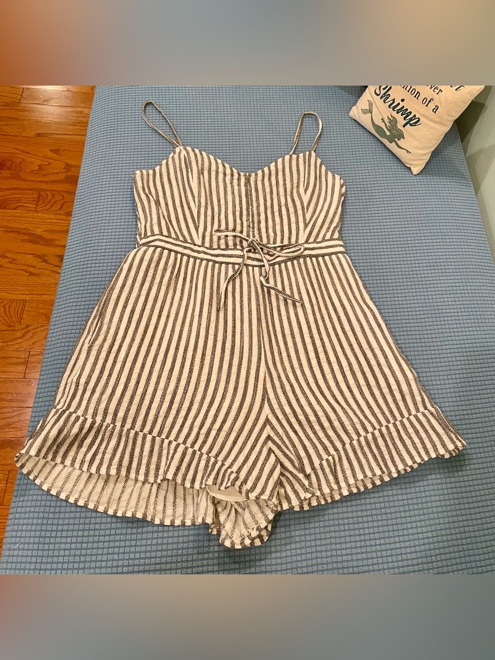 American Eagle Outfitters Gray & White Striped Romper – Women’s Size Small
